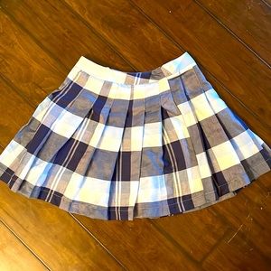 If your tall it will rise and it looks better with tights on